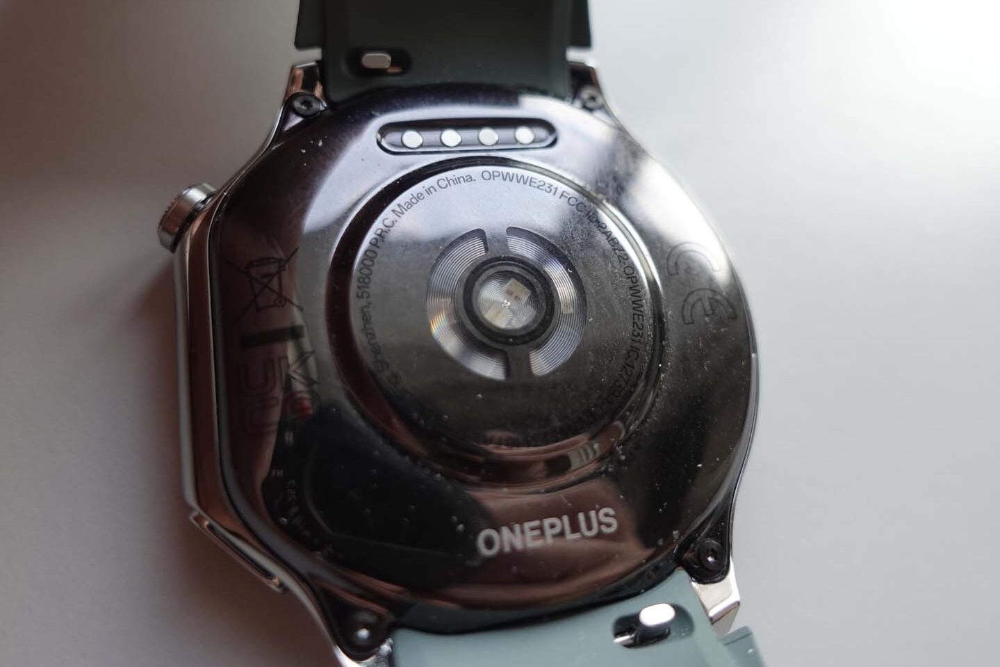 Oneplus Watch 2 har mange sensorer