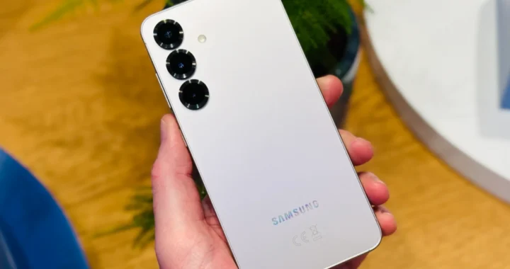 Dansk Samsung S25 anmeldelse: Lille telefon – stor lækkerhed.