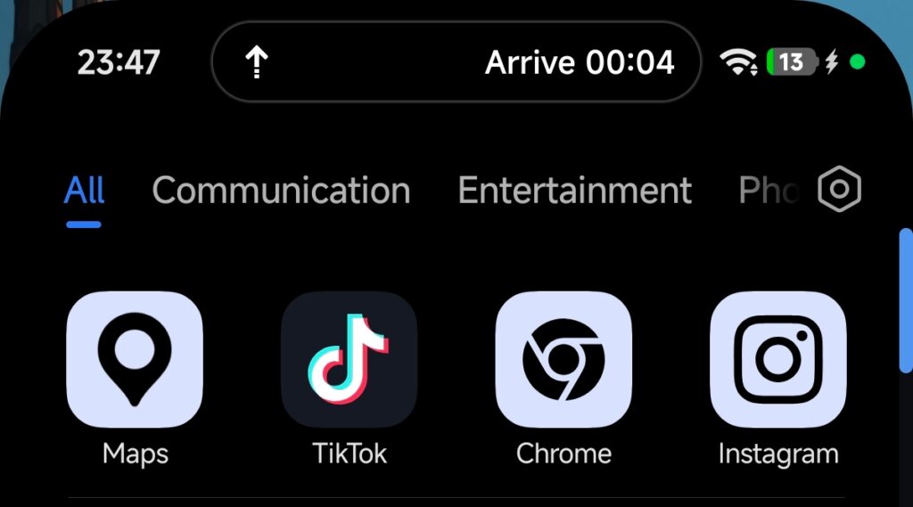 Xiaomi 17 Ultra Dynamic Island