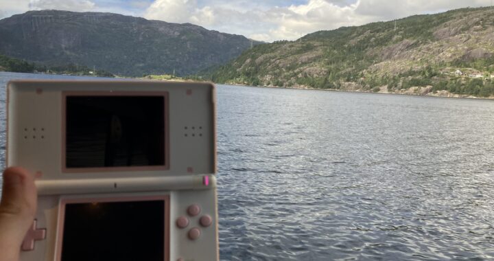 Hvorfor en gammel Nintendo DS er den ultimative rejsemakker i 2026