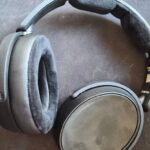 Test: Sennheiser HD 480 PRO – Lukket studie-præcision med imponerende komfort
